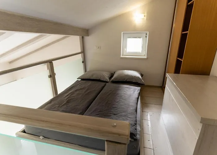 Kanalec Hiša za goste 2*